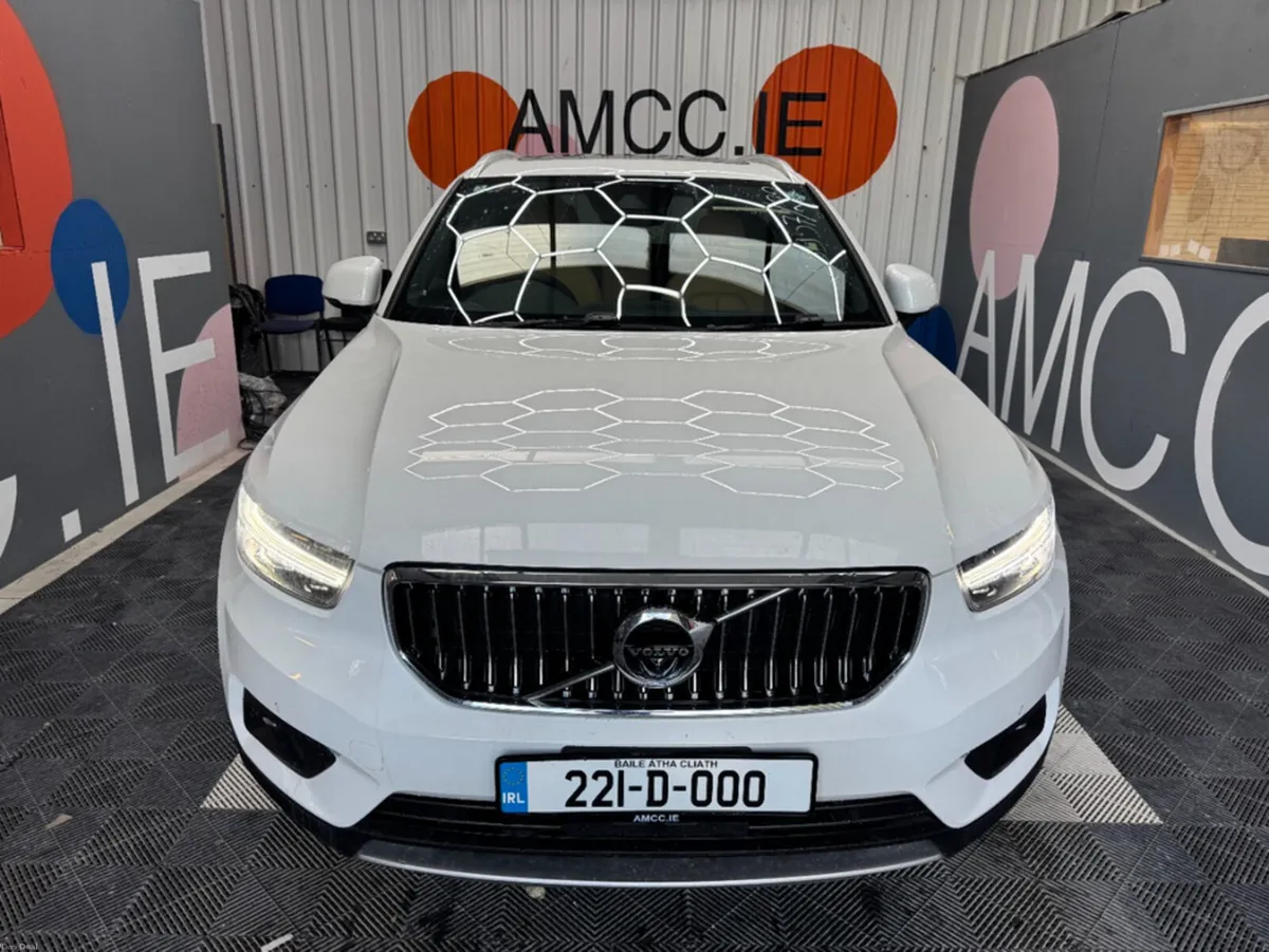Volvo XC40 2022 VOLVO Xc40 RECHARGE PLUG-IN HYBRID - Image 2