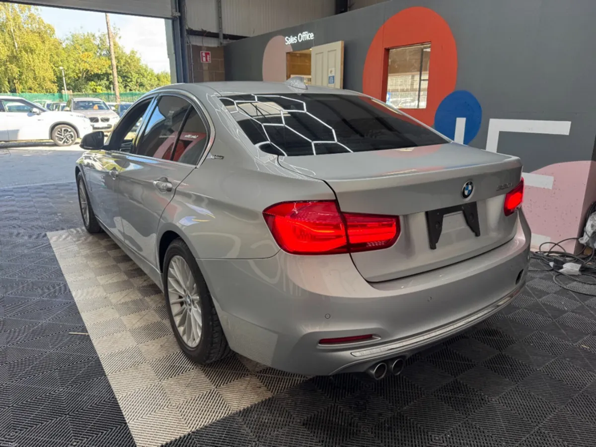 BMW 3-Series 2016 BMW 330 E LUXURY AUTOMATIC / CRU - Image 5
