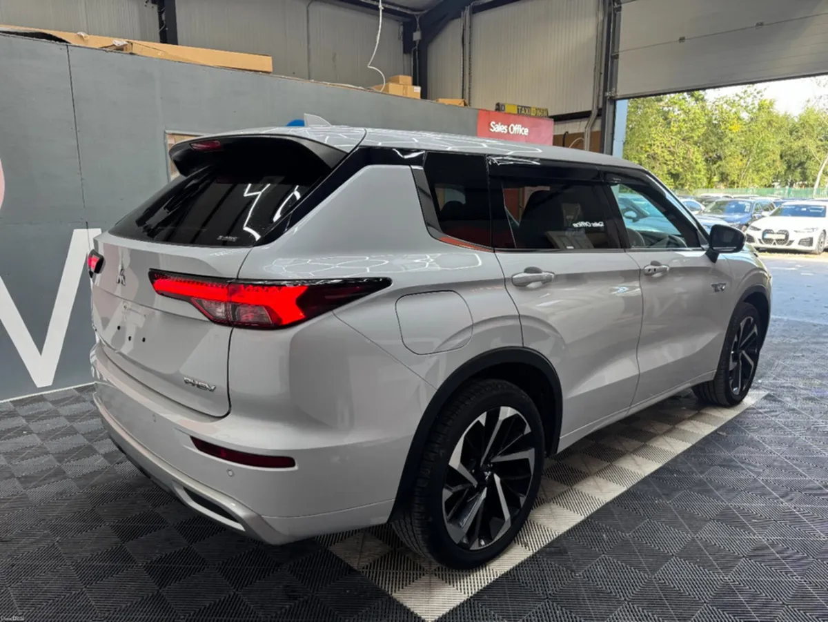 Mitsubishi Outlander 2024 MITSUBISHI OUTLANDER P 4 - Image 3