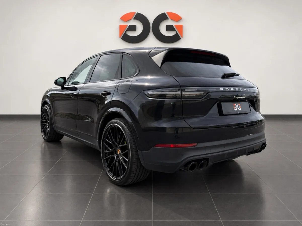 Porsche Cayenne V6 E-HYBRID AUTO 456BHP *1 OWNER * - Image 3