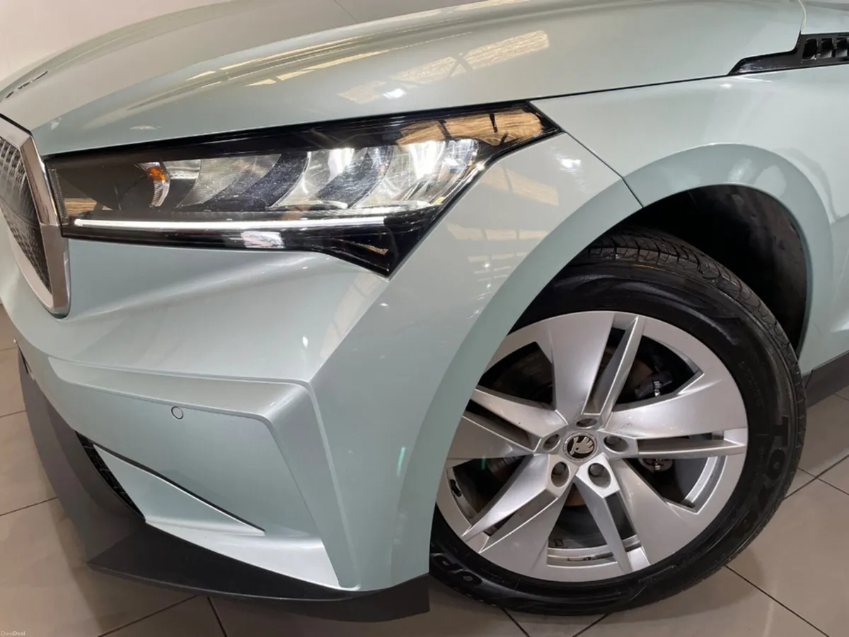 Skoda Enyaq 80 IV 5DR HEAT PUMP HEATED SEATS BATTE - Image 4