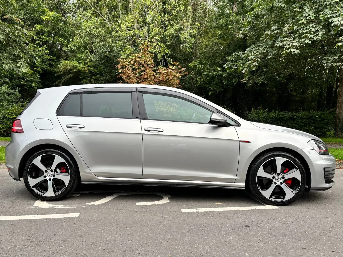 Volkswagen Golf, DSG-2.0 GTI  // VERY LOW MILEAGE - Image 6