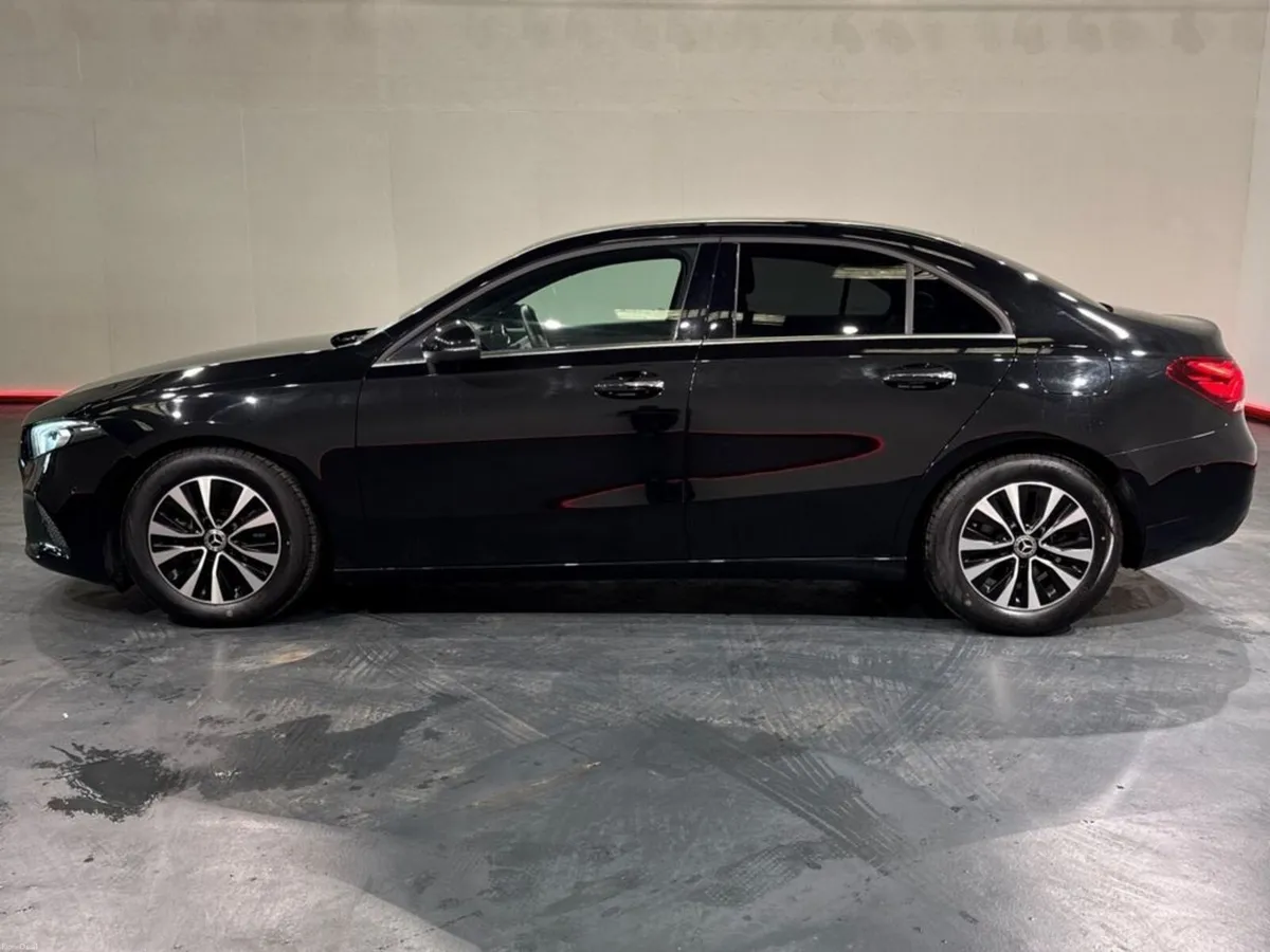 Mercedes-Benz A-Class 1.4 AUTOMATIC SALOON - BLACK - Image 6