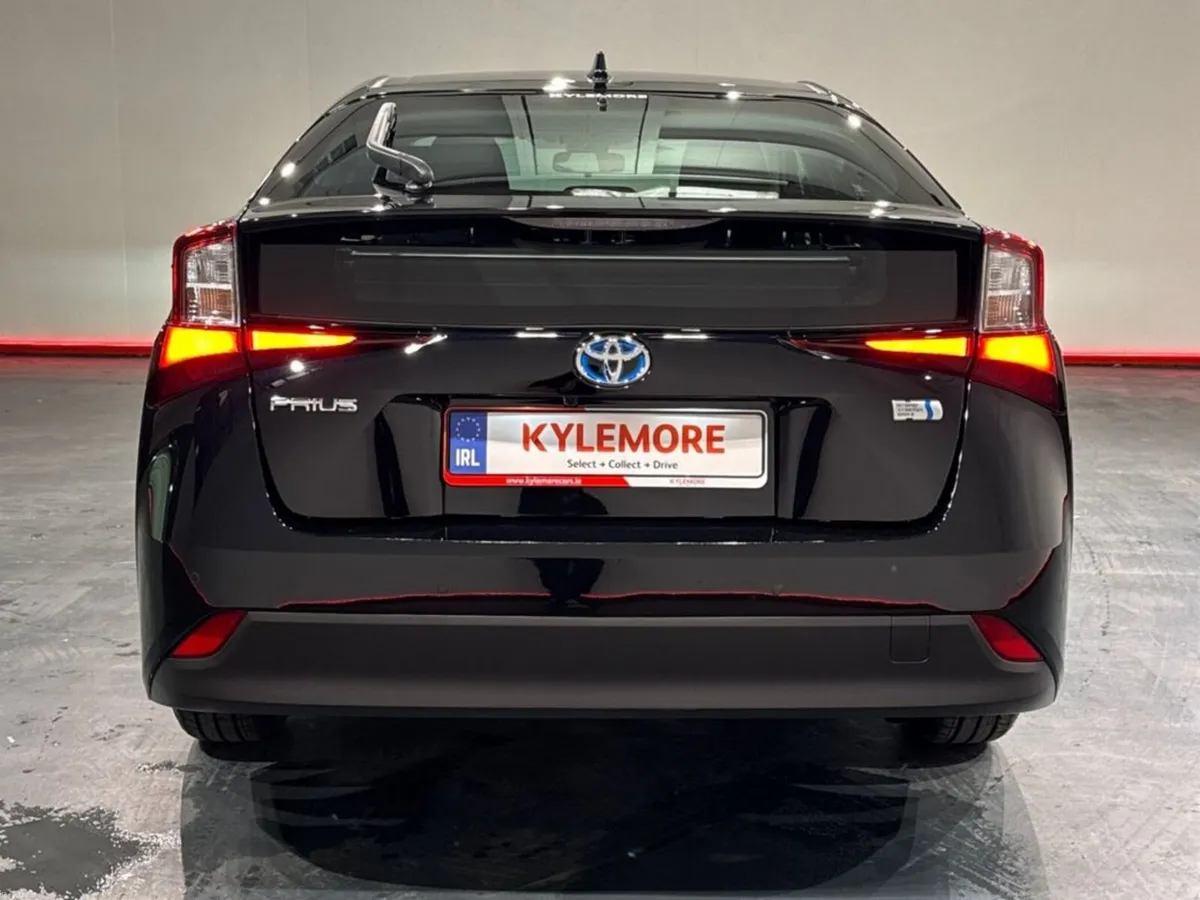 Toyota Prius HYBRID AUTOMATIC 1.8L PETROL - DYNAMI - Image 4