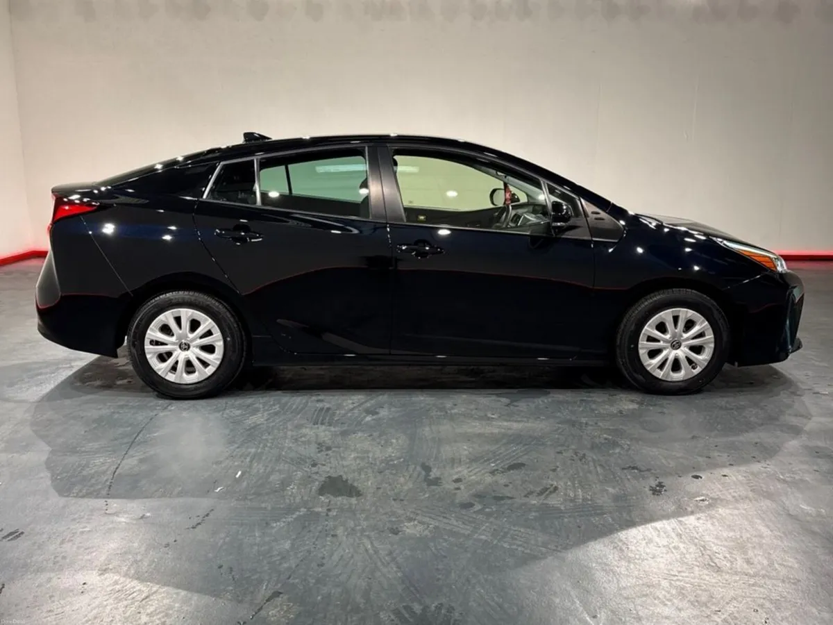 Toyota Prius HYBRID AUTOMATIC 1.8L PETROL - DYNAMI - Image 2