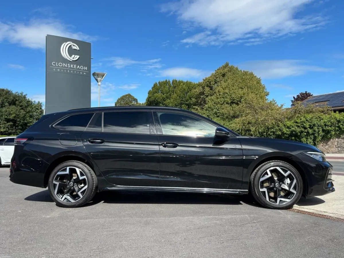 Volkswagen Passat R-LINE DSG - Image 2