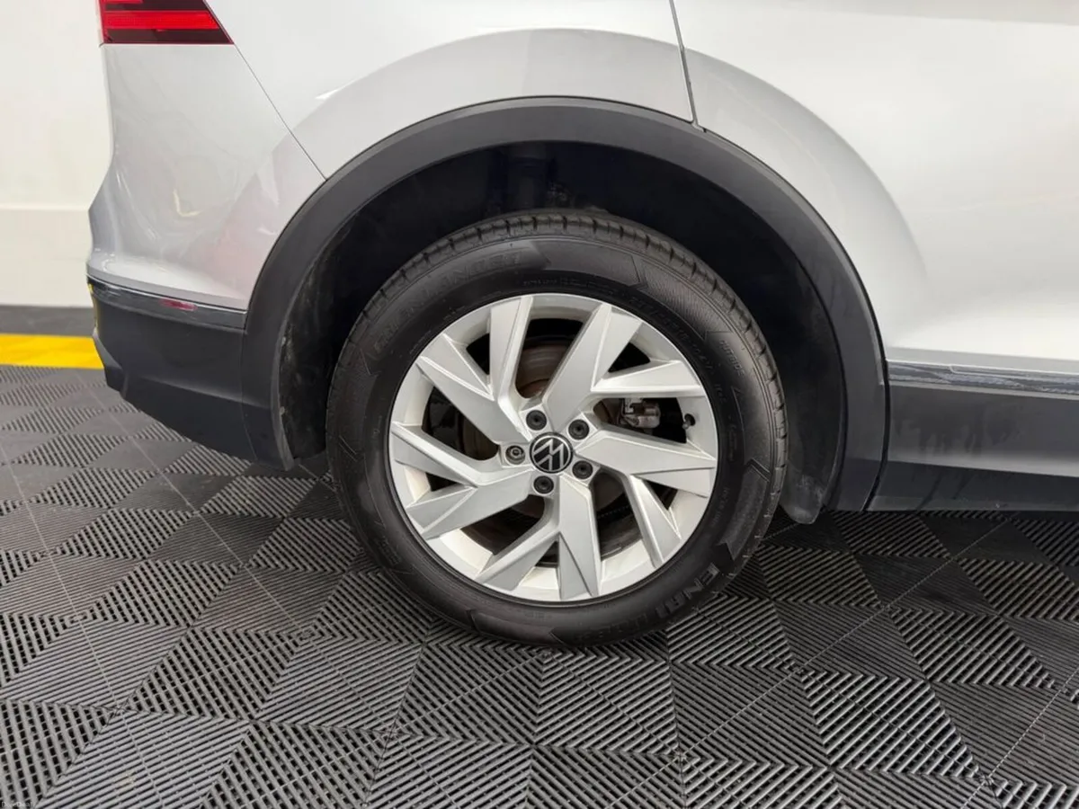 Volkswagen Tiguan Life 2.0tdi D7F 150HP 5DR Auto - Image 5