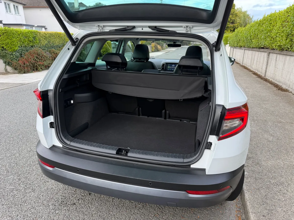 Skoda Karoq 1.0 Petrol | Leather | Pan roof. - Image 5