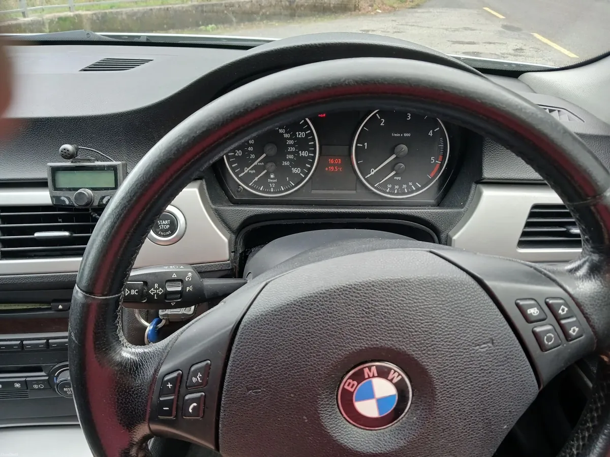 BMW 3-Series 2005 - Image 6