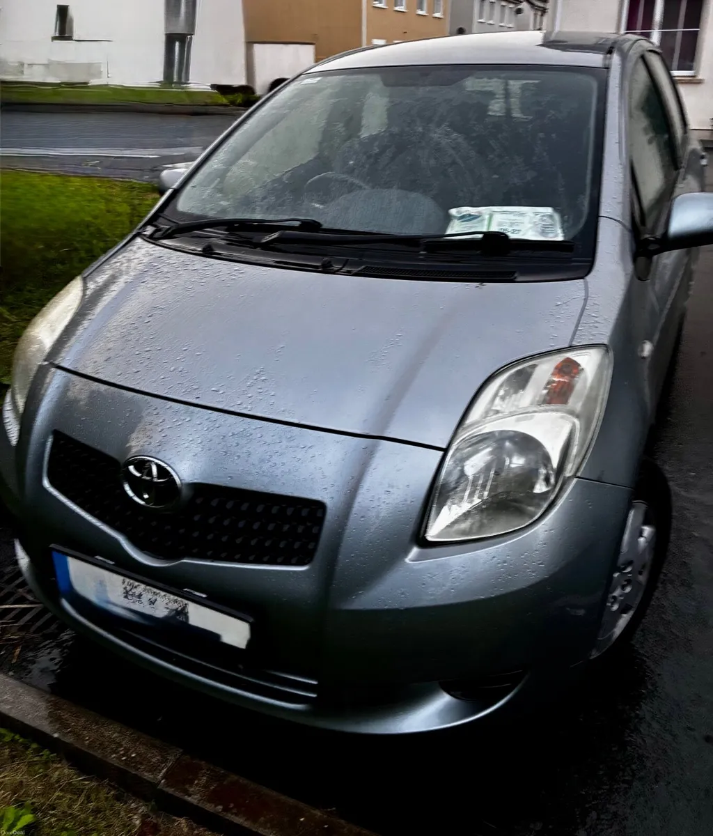 Toyota Yaris 2009 - Image 4