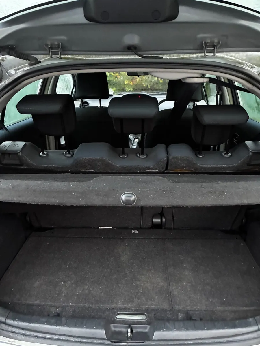 Toyota Yaris 2009 - Image 6