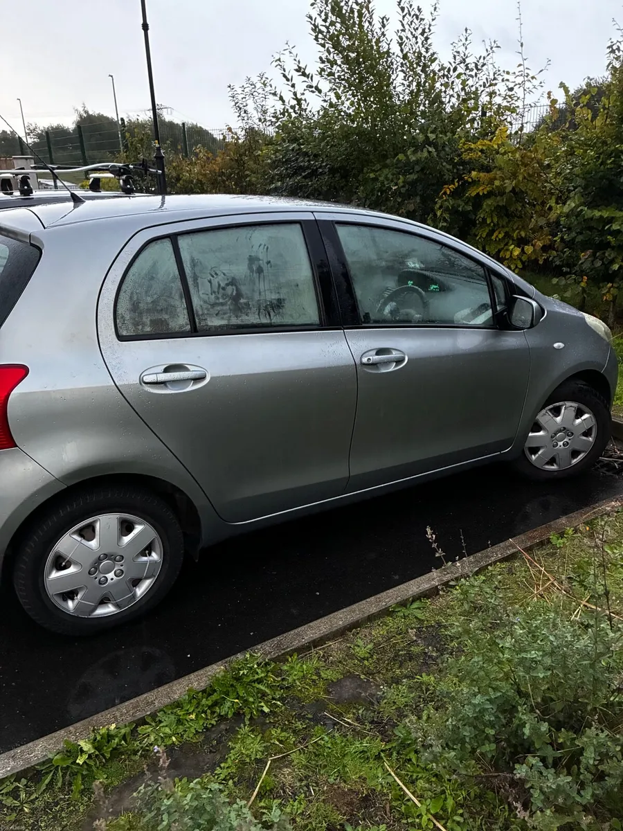 Toyota Yaris 2009 - Image 1