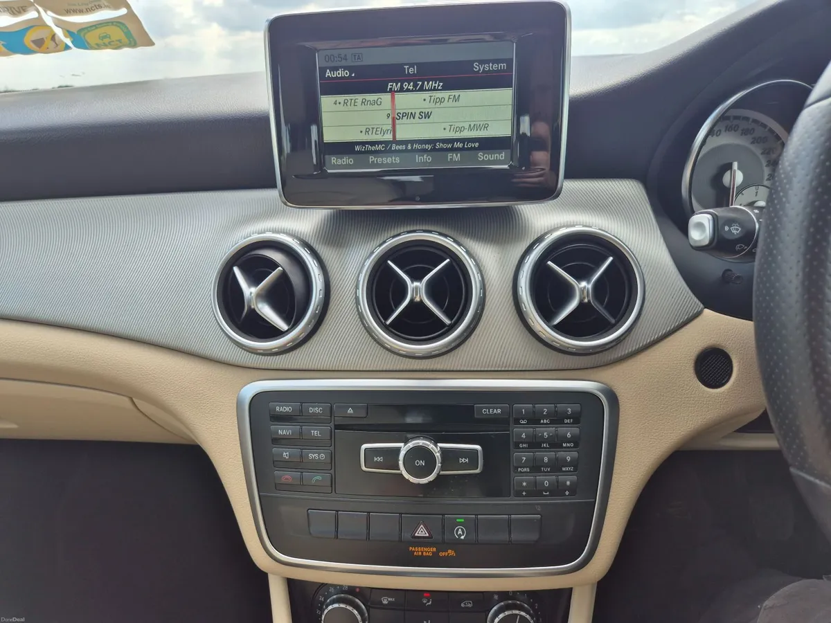 Mercedes-Benz GLA 2016 - Image 6