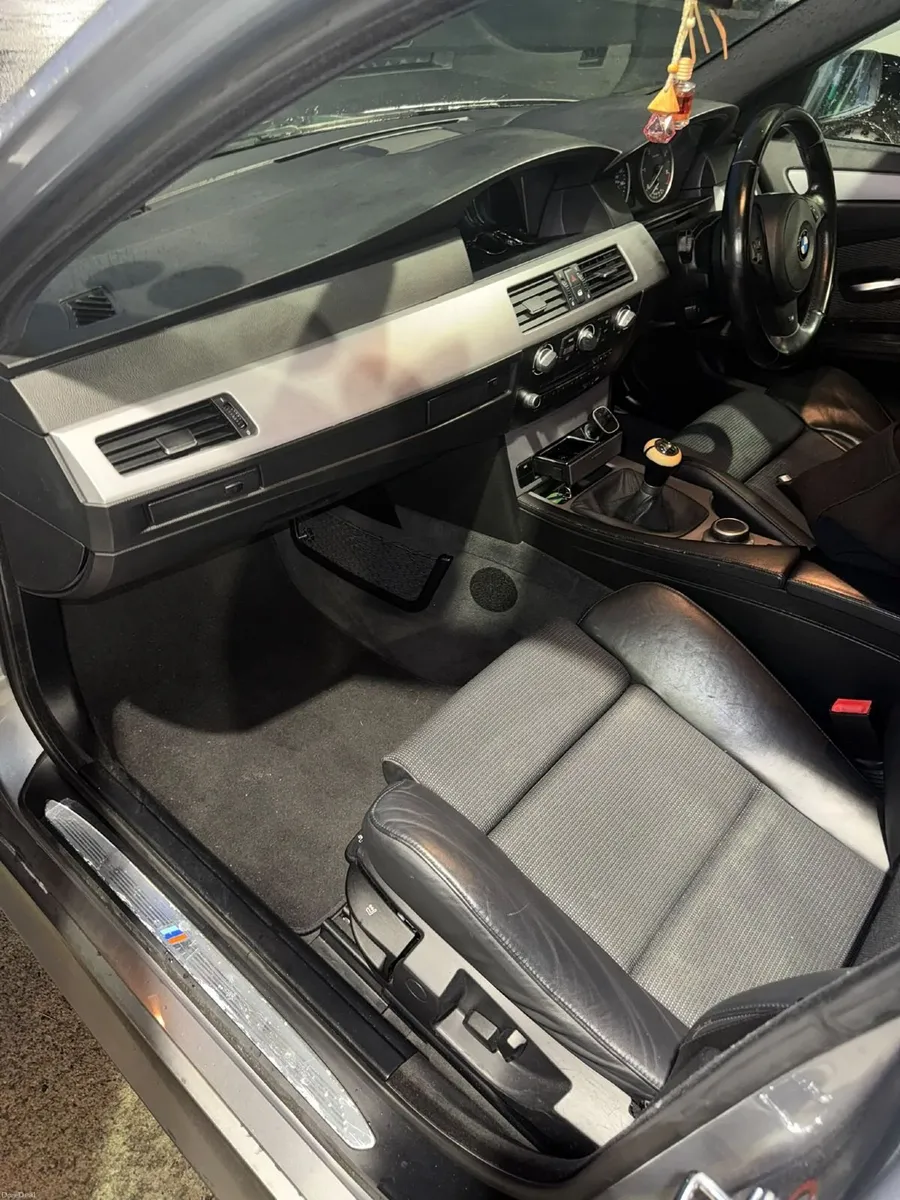 BMW 5-Series 2008 - Image 5