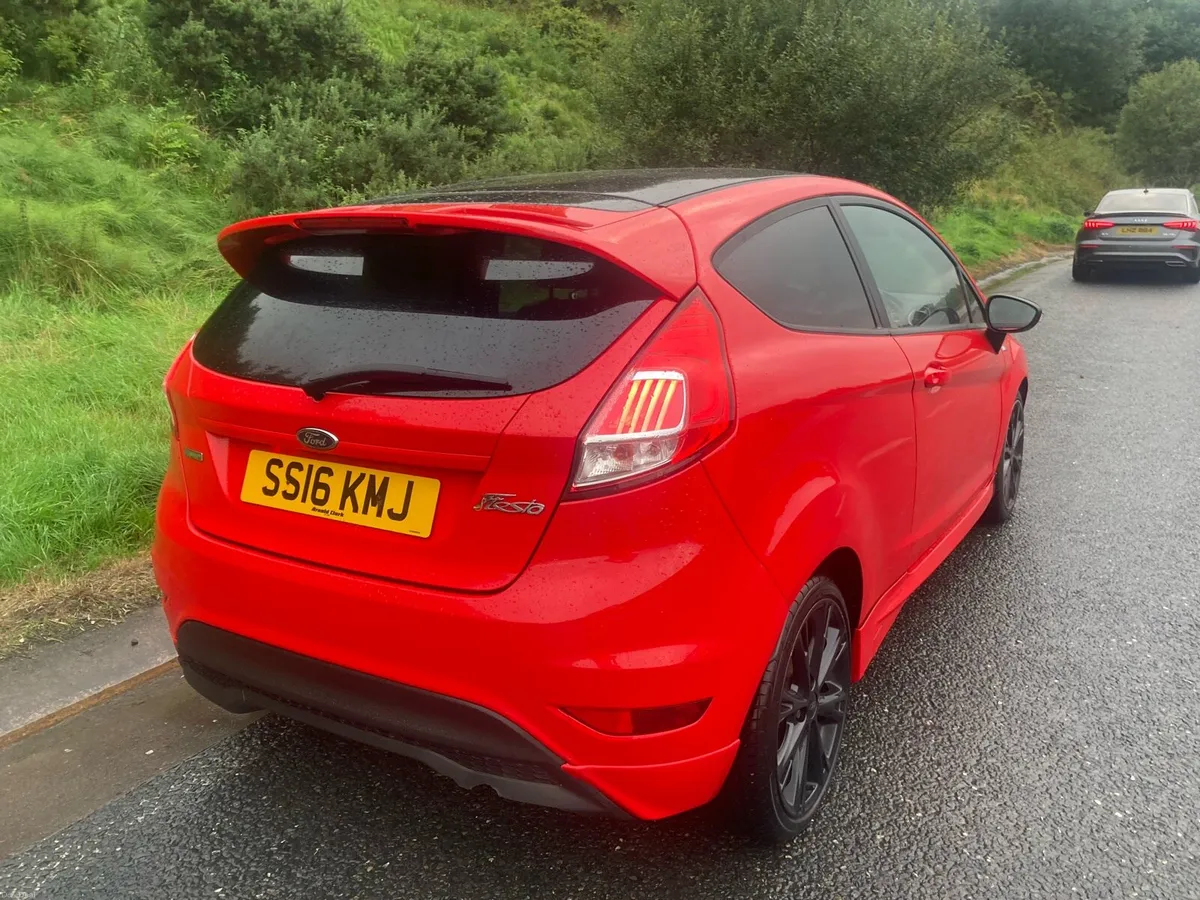 2016 Ford Fiesta - Image 3