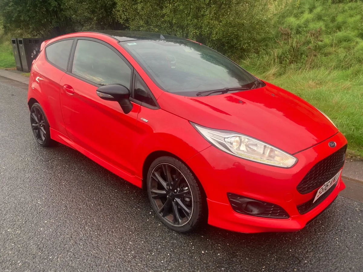 2016 Ford Fiesta - Image 2