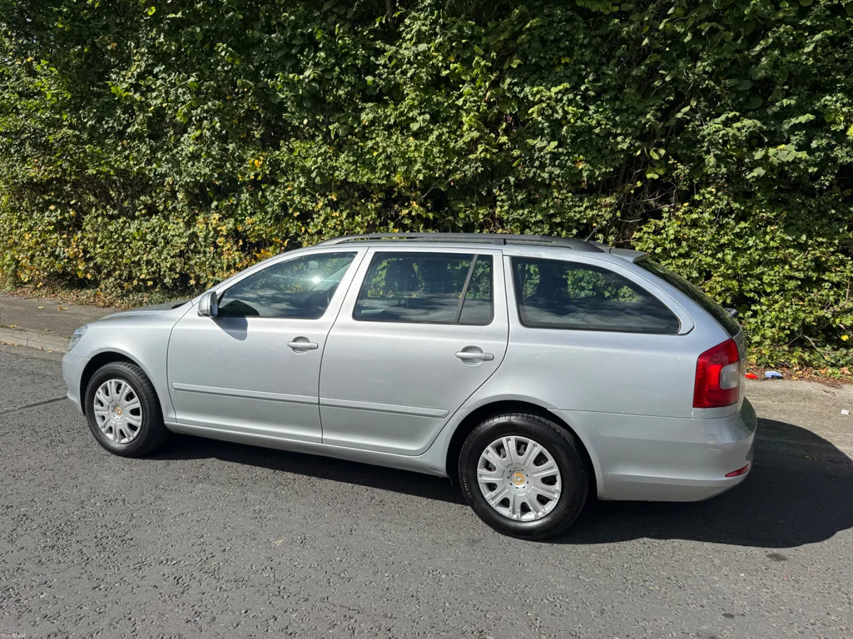 Skoda Octavia NCT 8/27 low mileage - Image 5