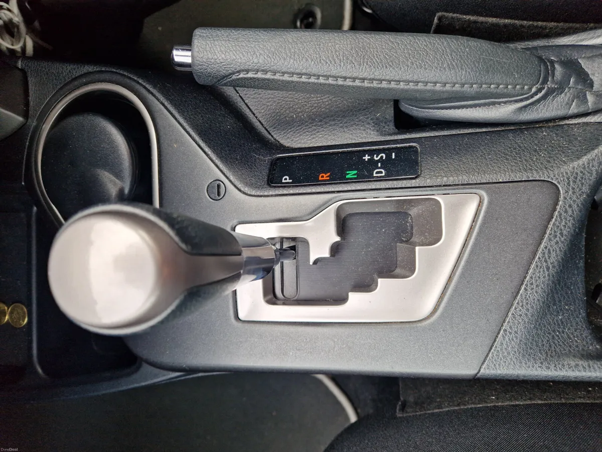 181 Toyota RAV4 Automatic Hybrid SUV - Image 4