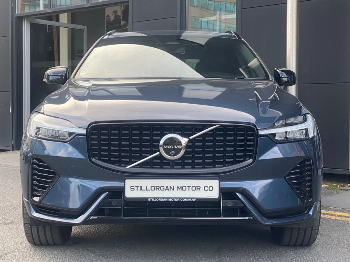 Volvo XC60 T6 Dark Plus Recharge AWD Auto (PHEV) - Image 2