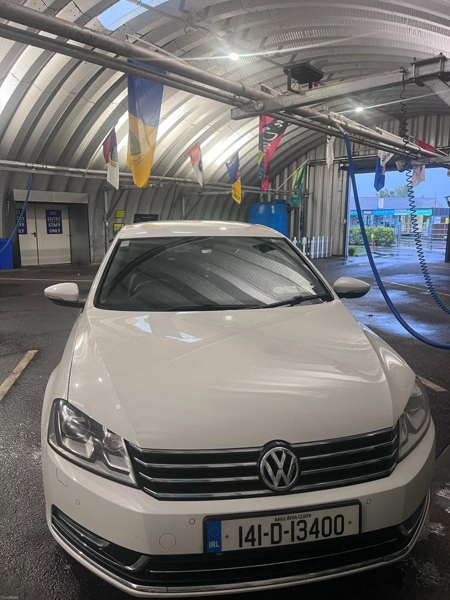Volkswagen Passat - Image 1