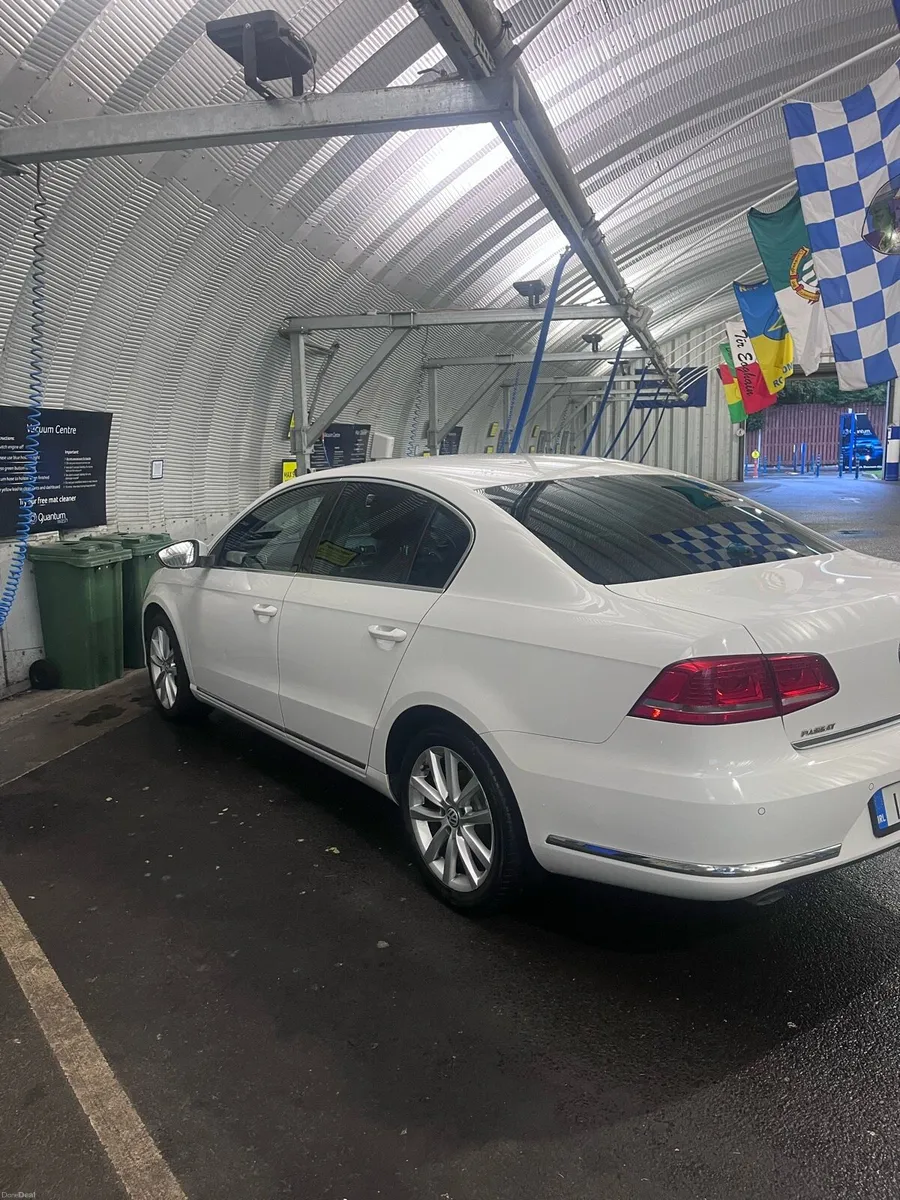 Volkswagen Passat - Image 4