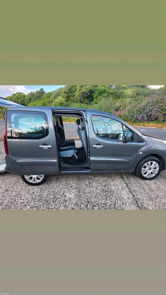 Citroen berlingo wheelchair adapted vehicle - Image 6