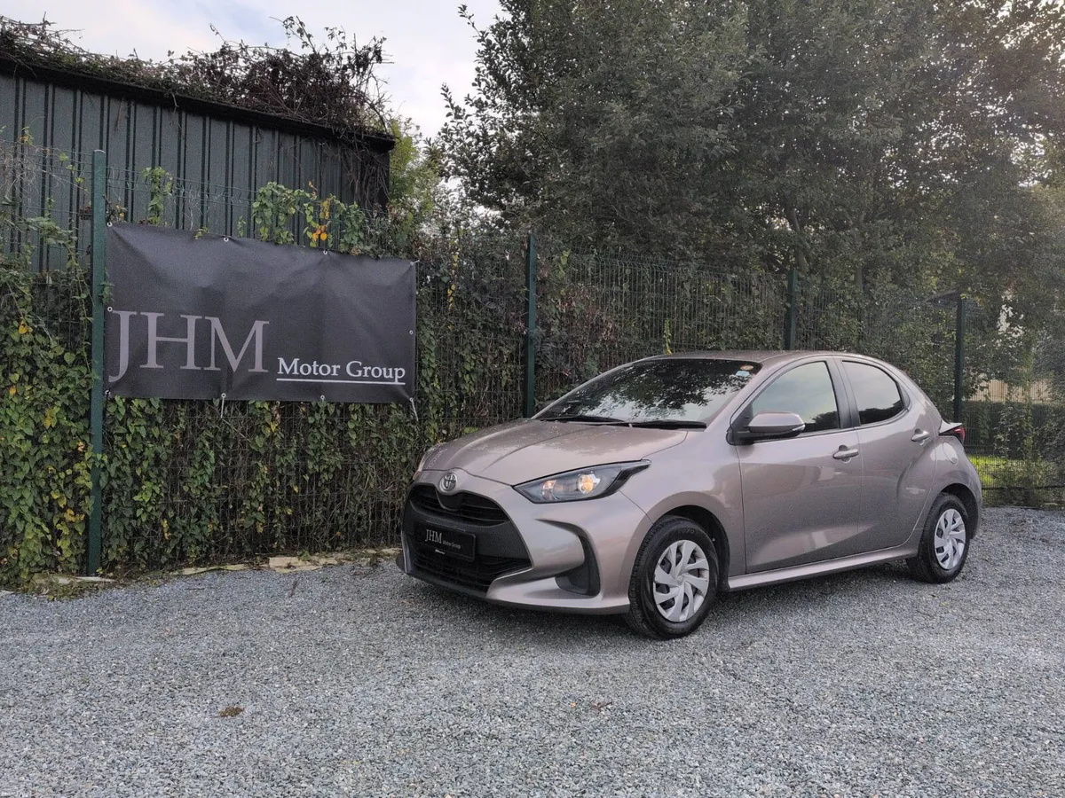 2022 Toyota Yaris * LOW KMS * NEW NCT - Image 4