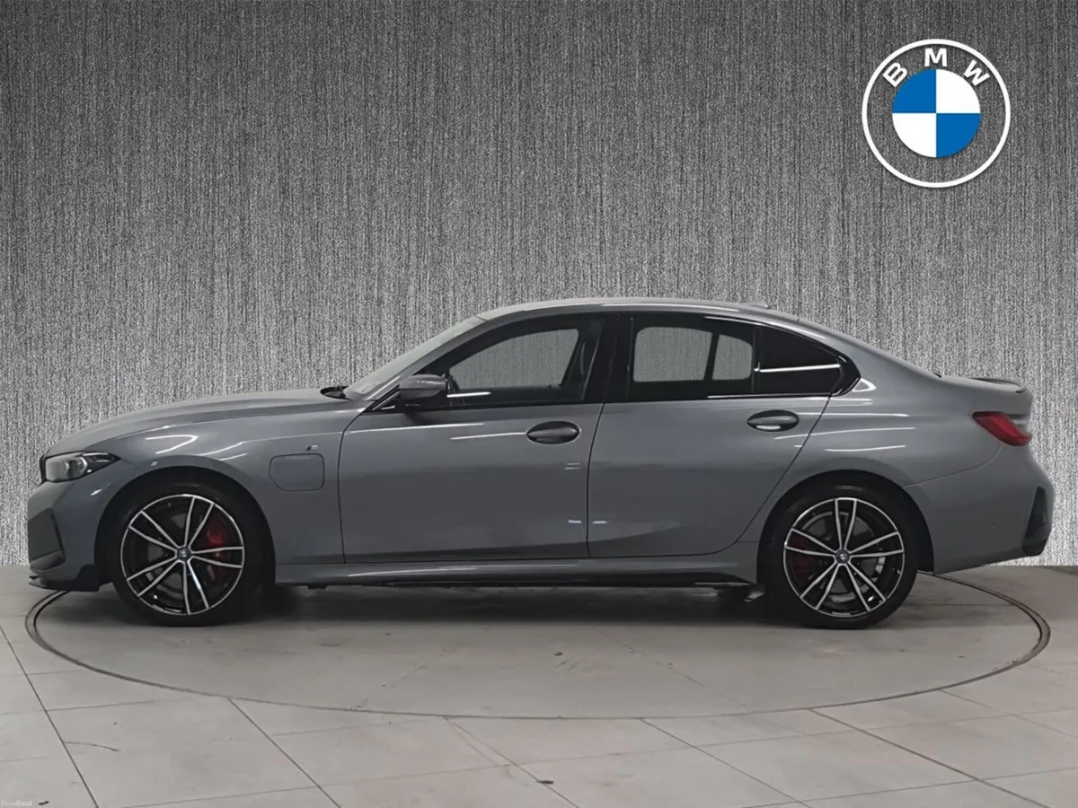 BMW 3-Series 330e M Sport - Image 3