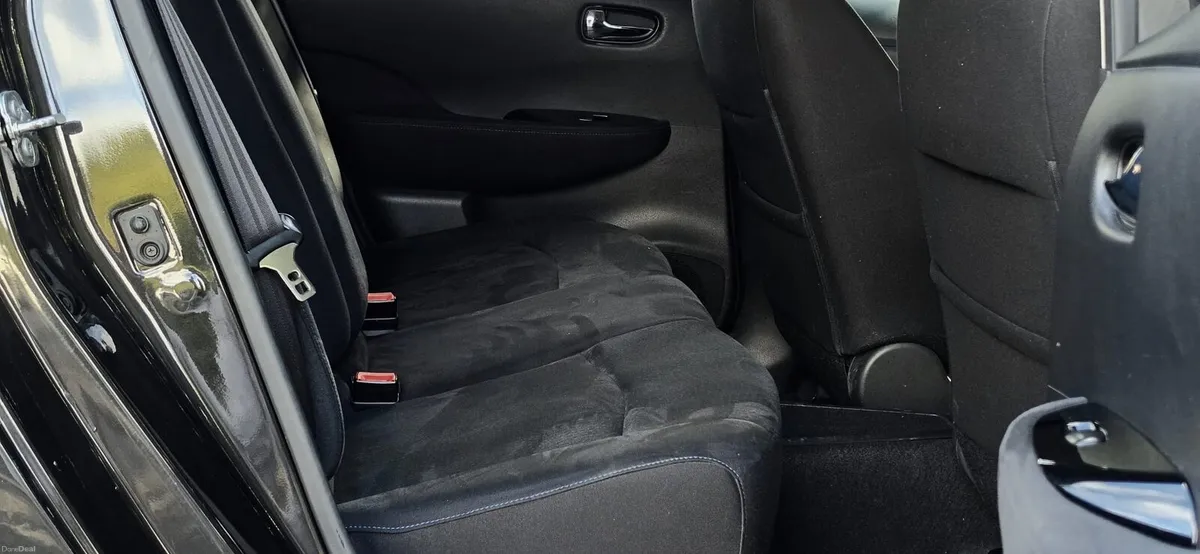 Nissan leaf - Image 6