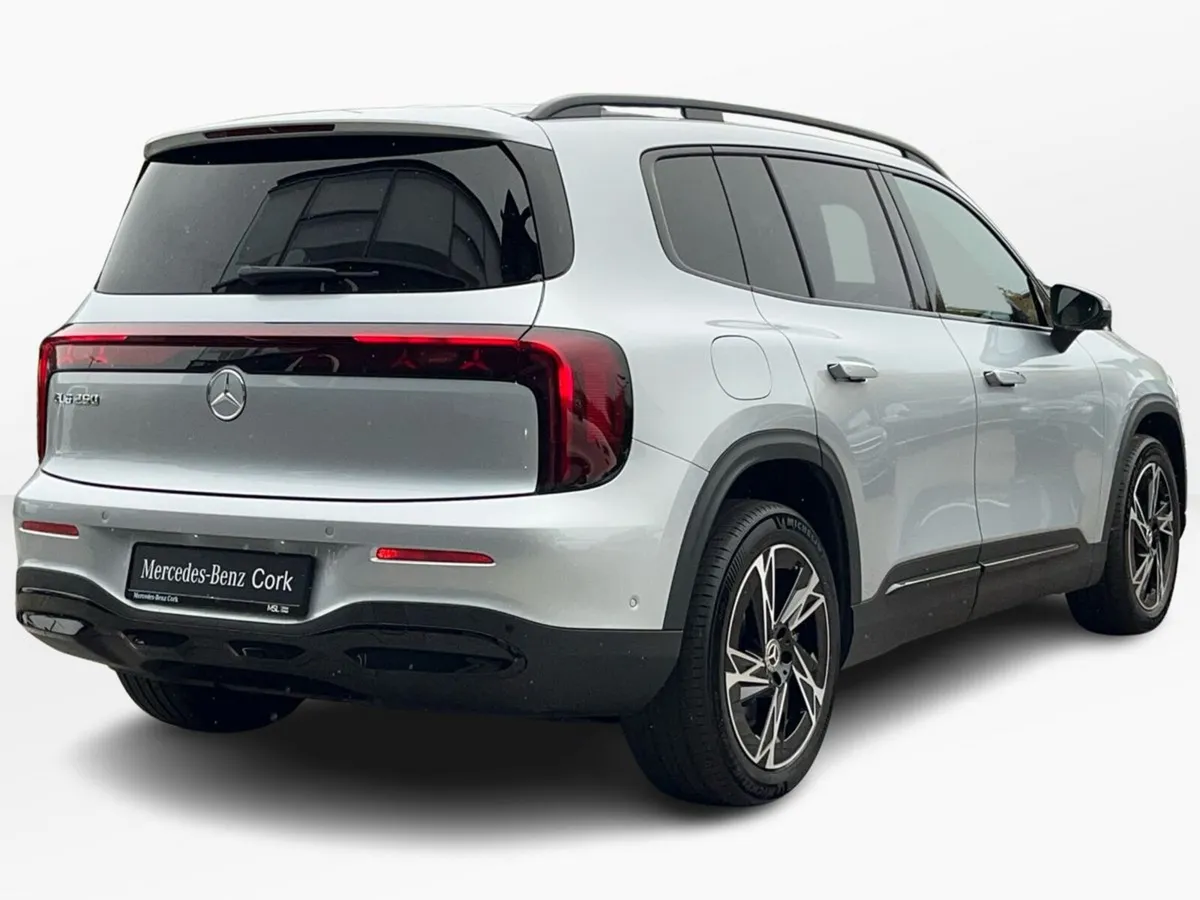 Mercedes-Benz GLB 250 Progressive Line Electric 7 - Image 3