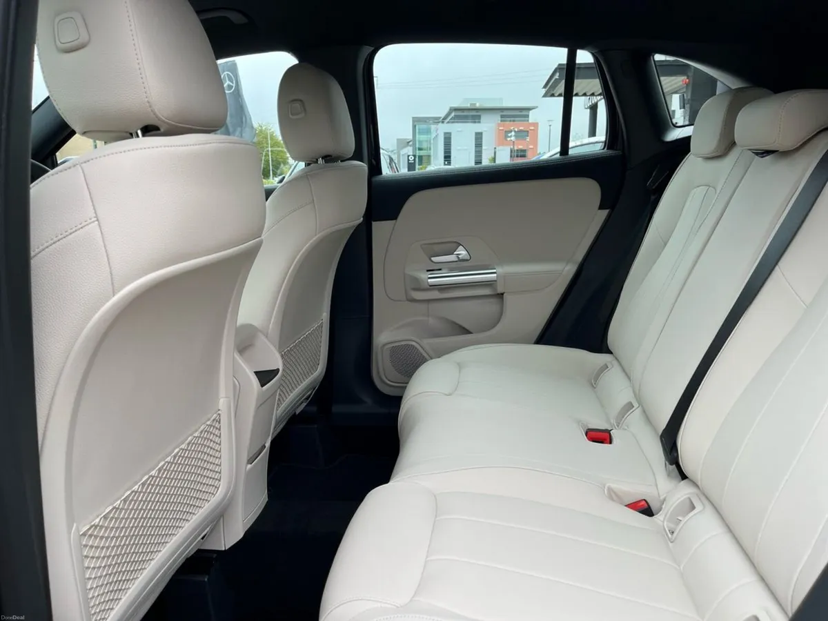 Mercedes-Benz GLA 180D Progressive Line Plus Compa - Image 4