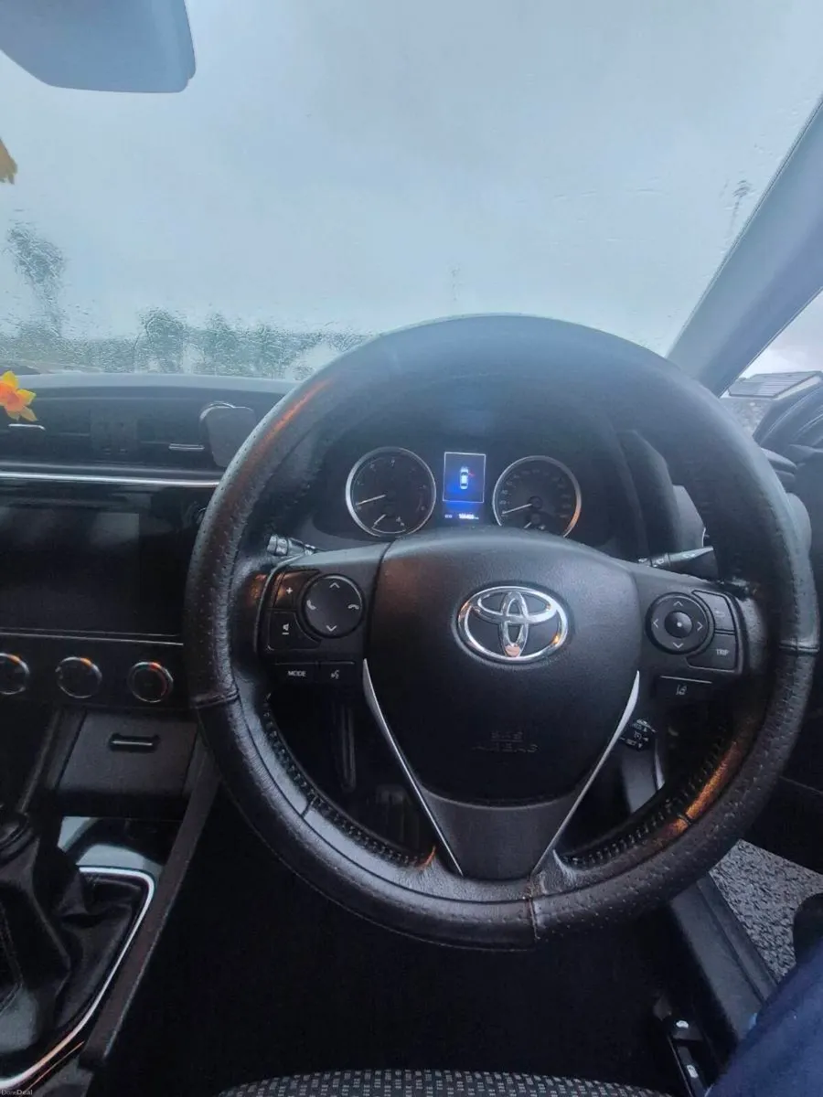 Car - Image 2