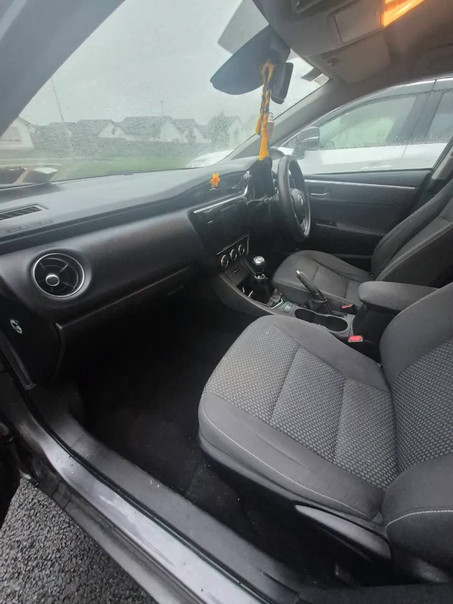 Car - Image 4