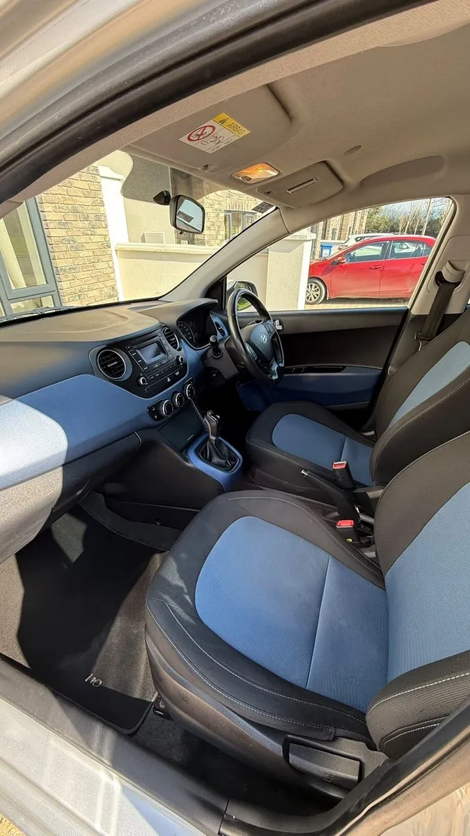 i10 Hyundai - automatic - Image 2