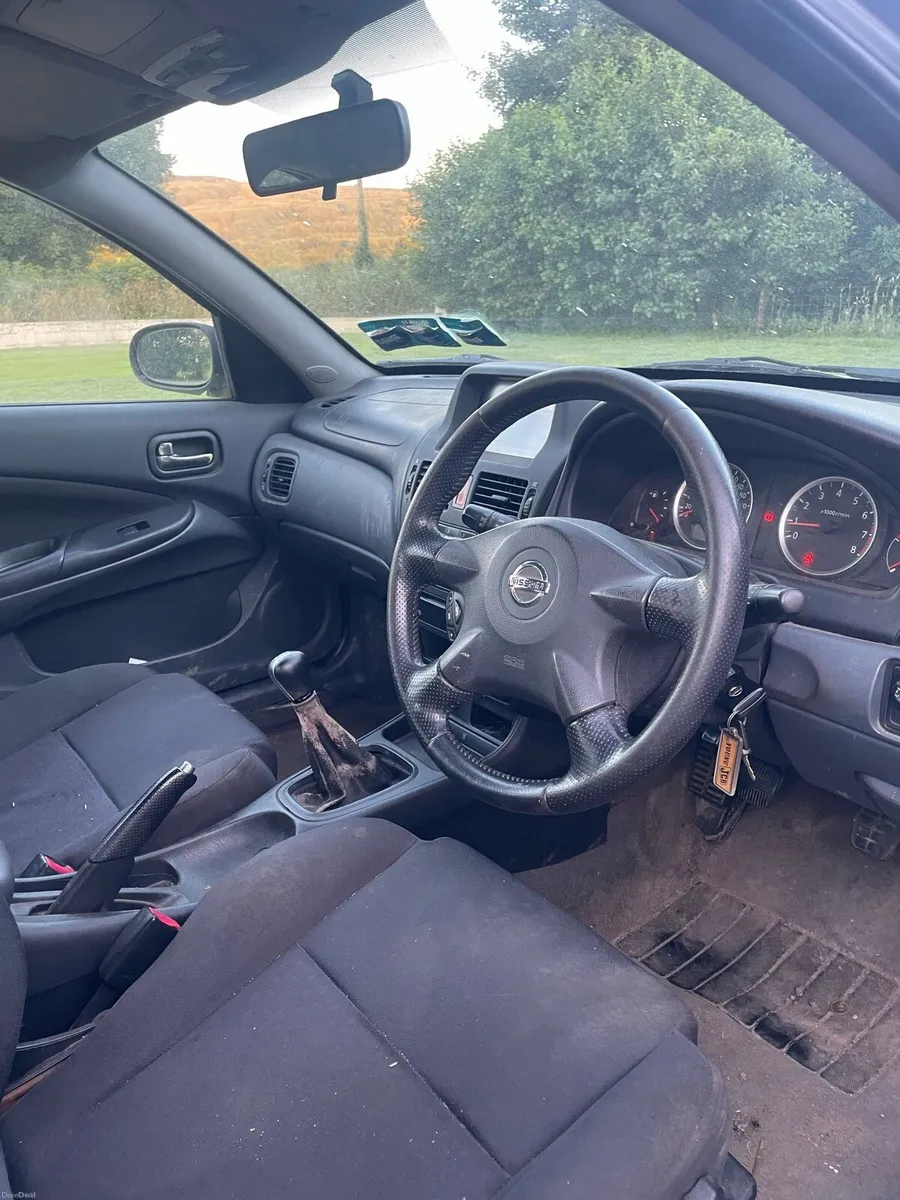 Nissan almera - Image 5