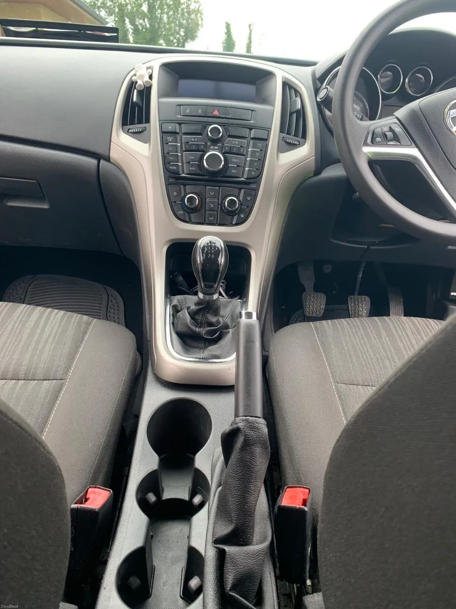 Car - Image 2