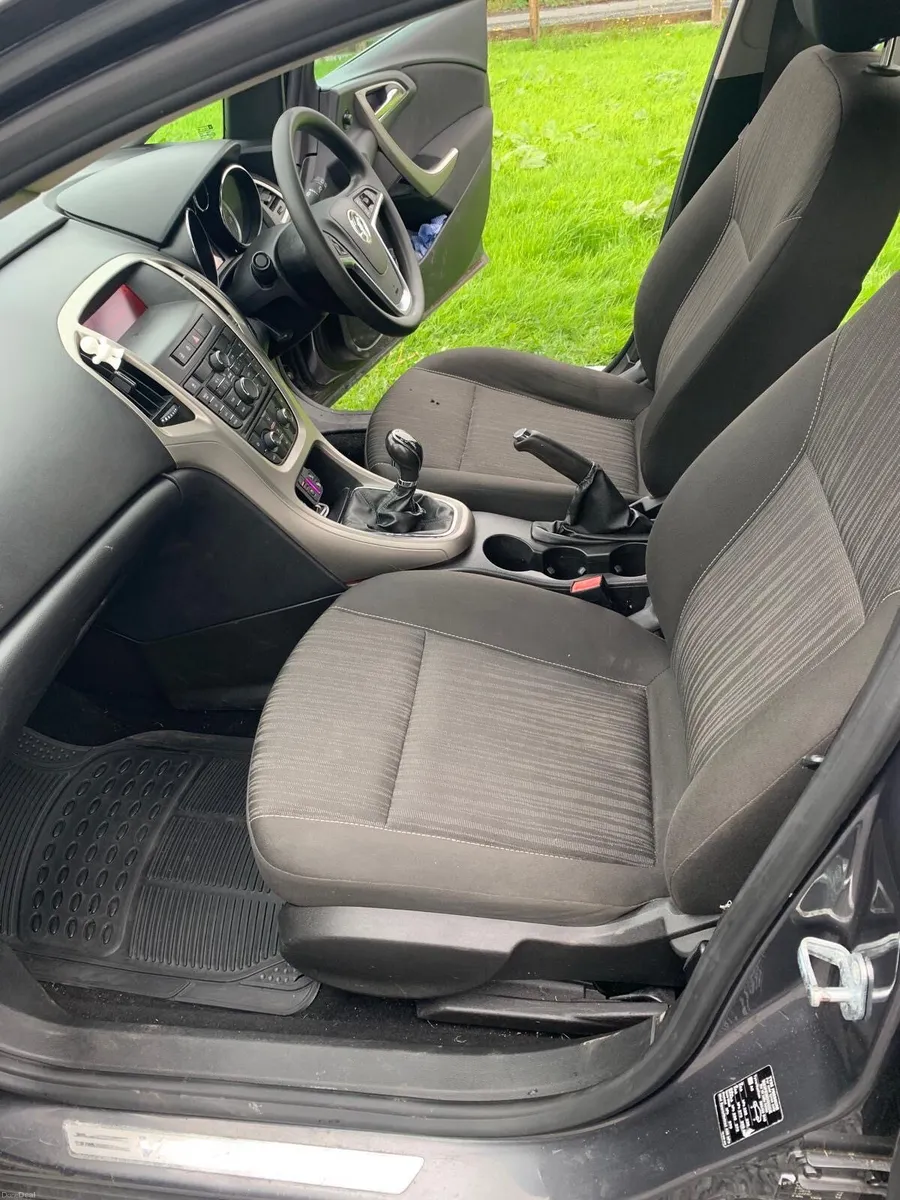 Car - Image 5
