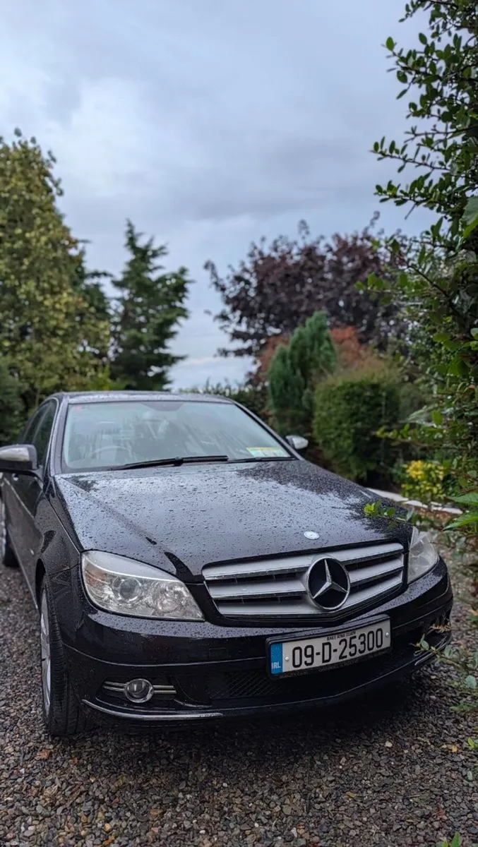 Mercedes-Benz C-Class 2009 - Image 2