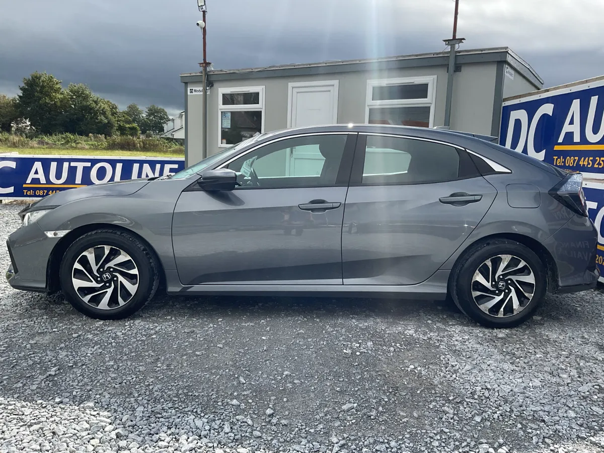 HONDA CIVIC PETROL AUTOMATIC 1 OWNER LOW KMS - Image 5