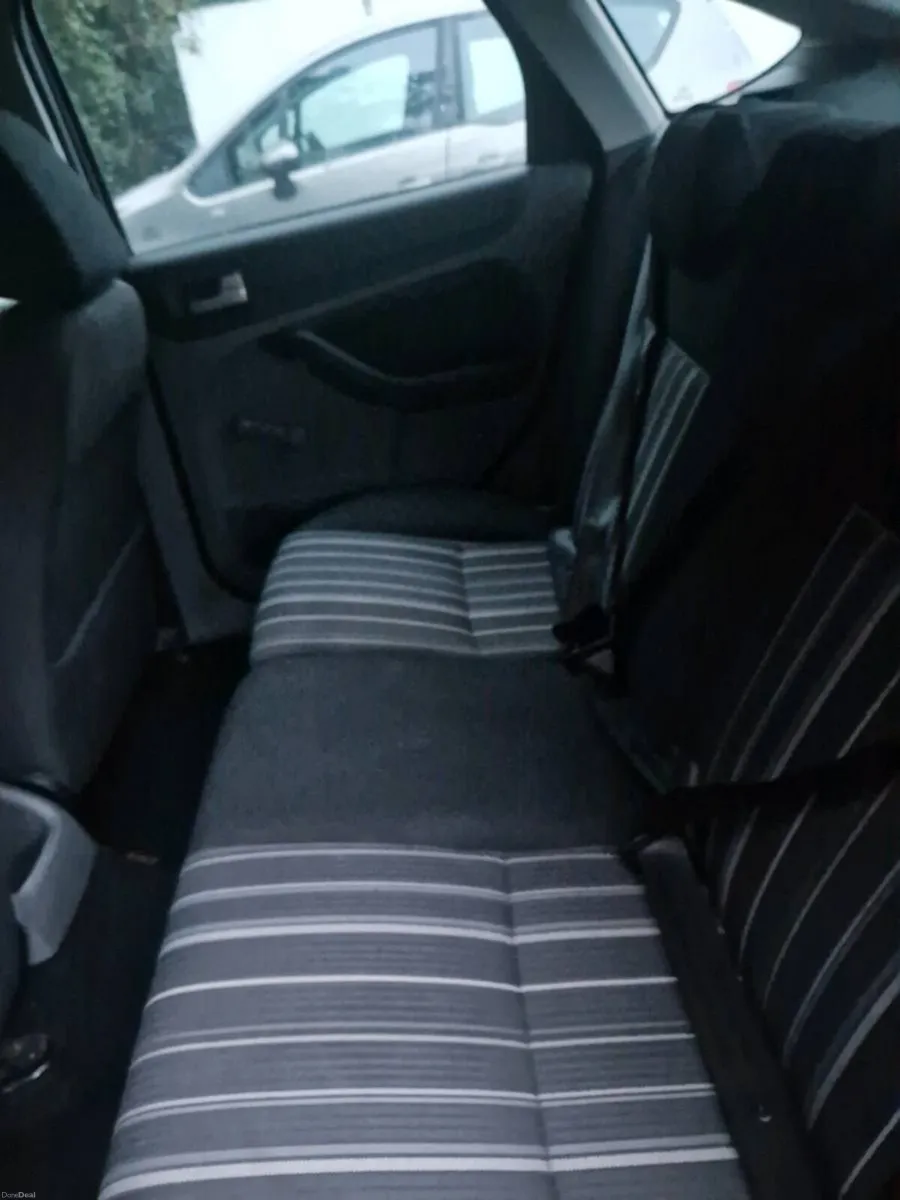 Ford Focus 2011 - Image 4