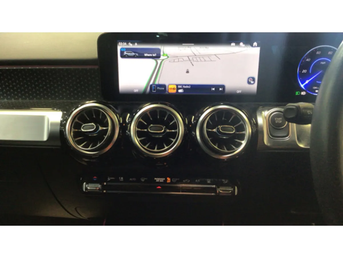 Mercedes-Benz EQB 250+ SPORT EXECUTIVE (70.5KWH BA - Image 3