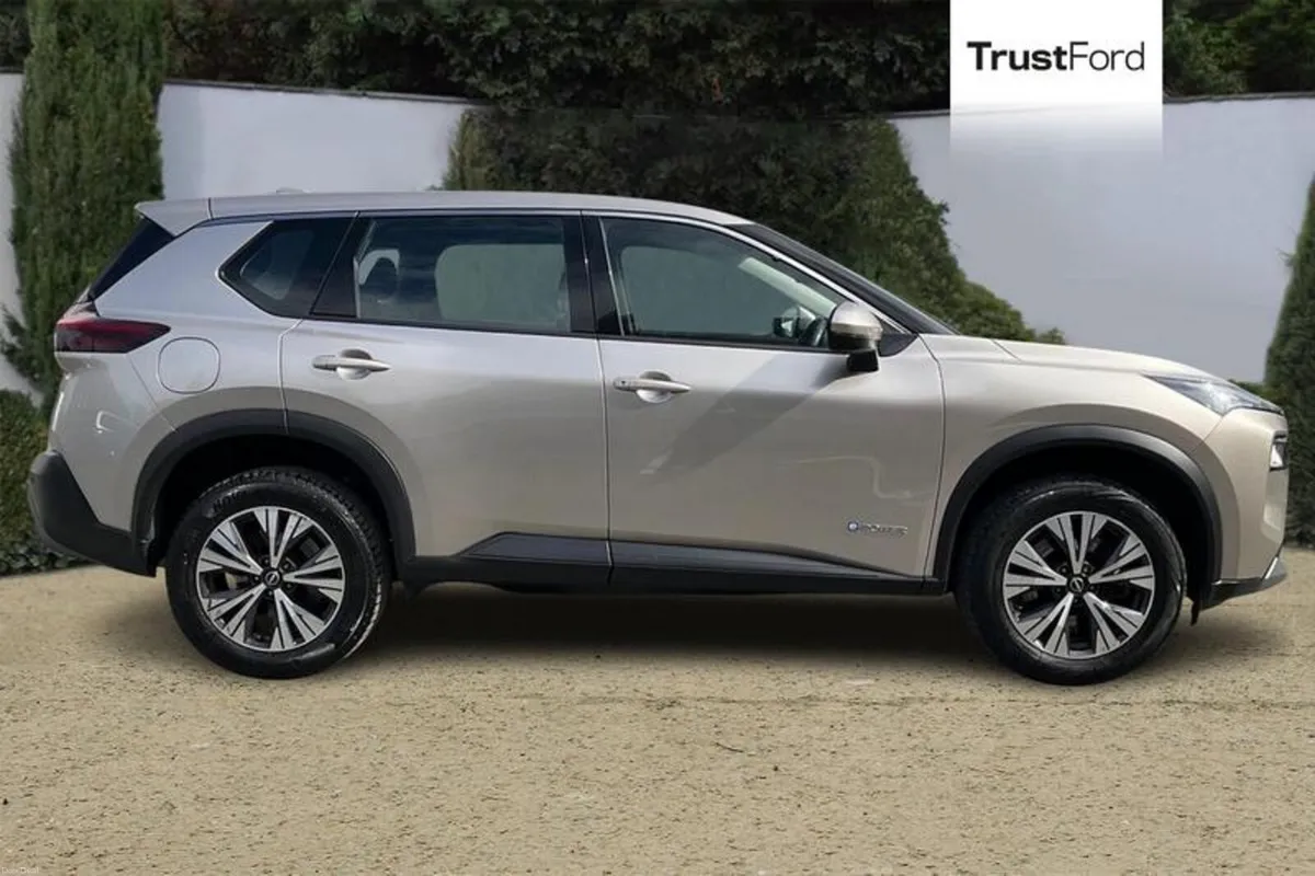 Nissan X-Trail 1.5 E-Power 204 Acenta Premium 5dr - Image 3