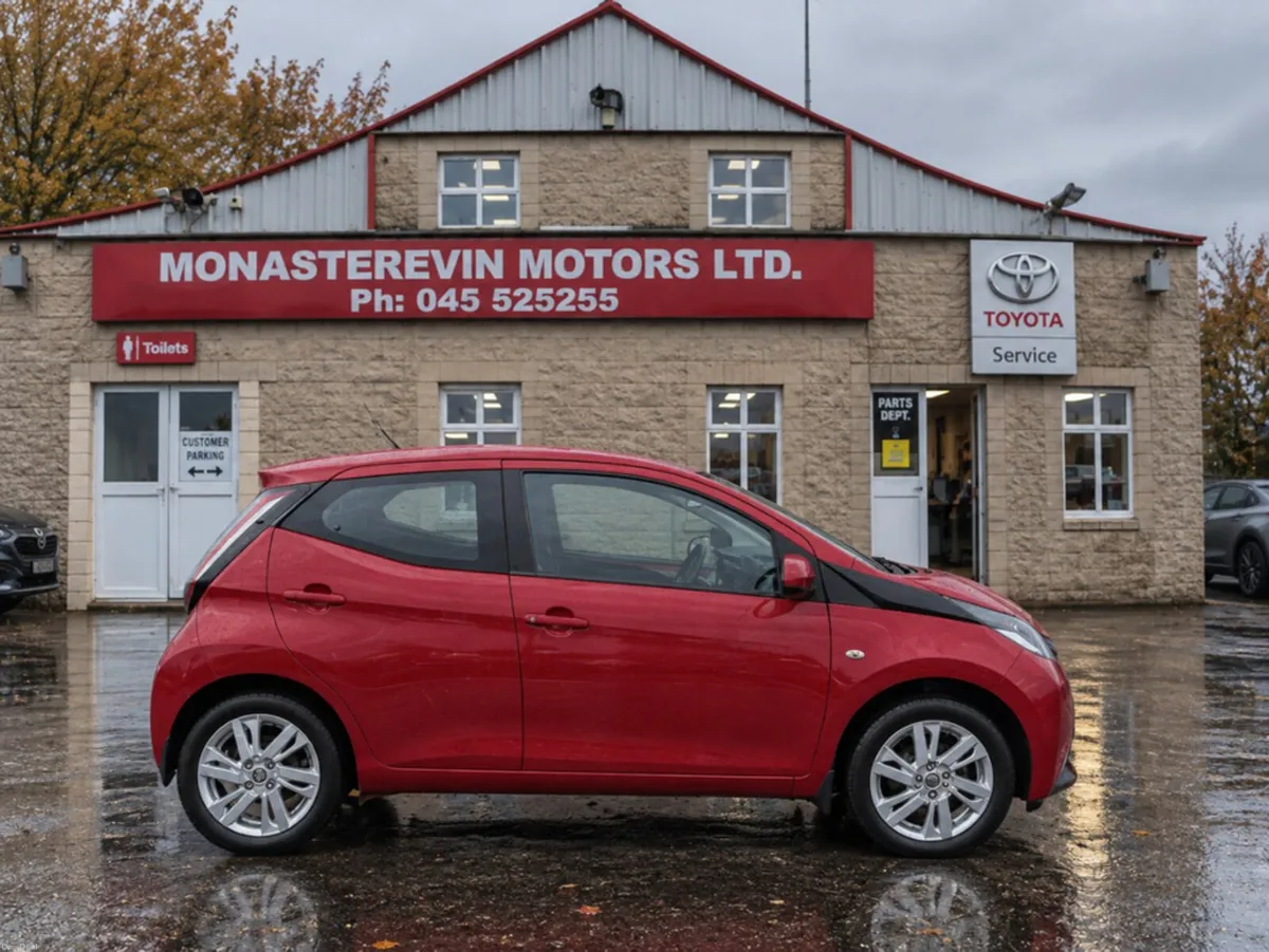 Toyota Aygo *ORIGINAL IRISH CAR*  1.0 X-PLAY 4DR - Image 3