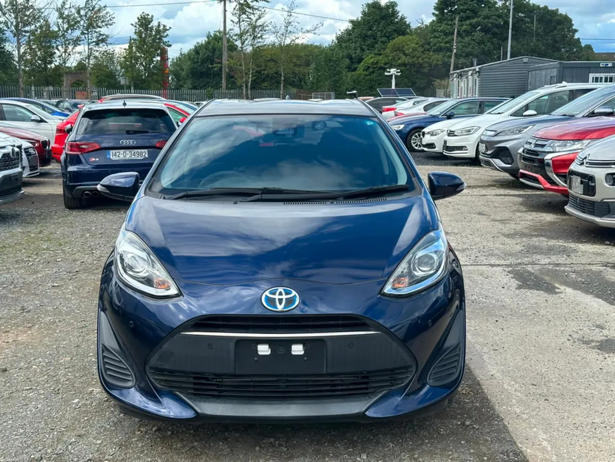Toyota Aqua S STYLE BLACK AUTOMATIC HYBRID (3118) - Image 2