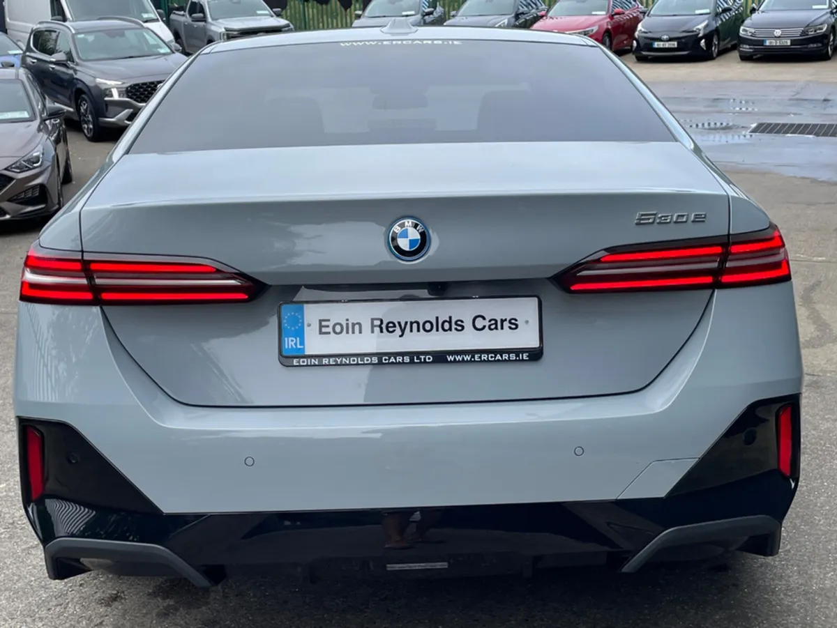 BMW 5-Series 530E M SPORT AUTO HYBRID PHEV 100kms - Image 5