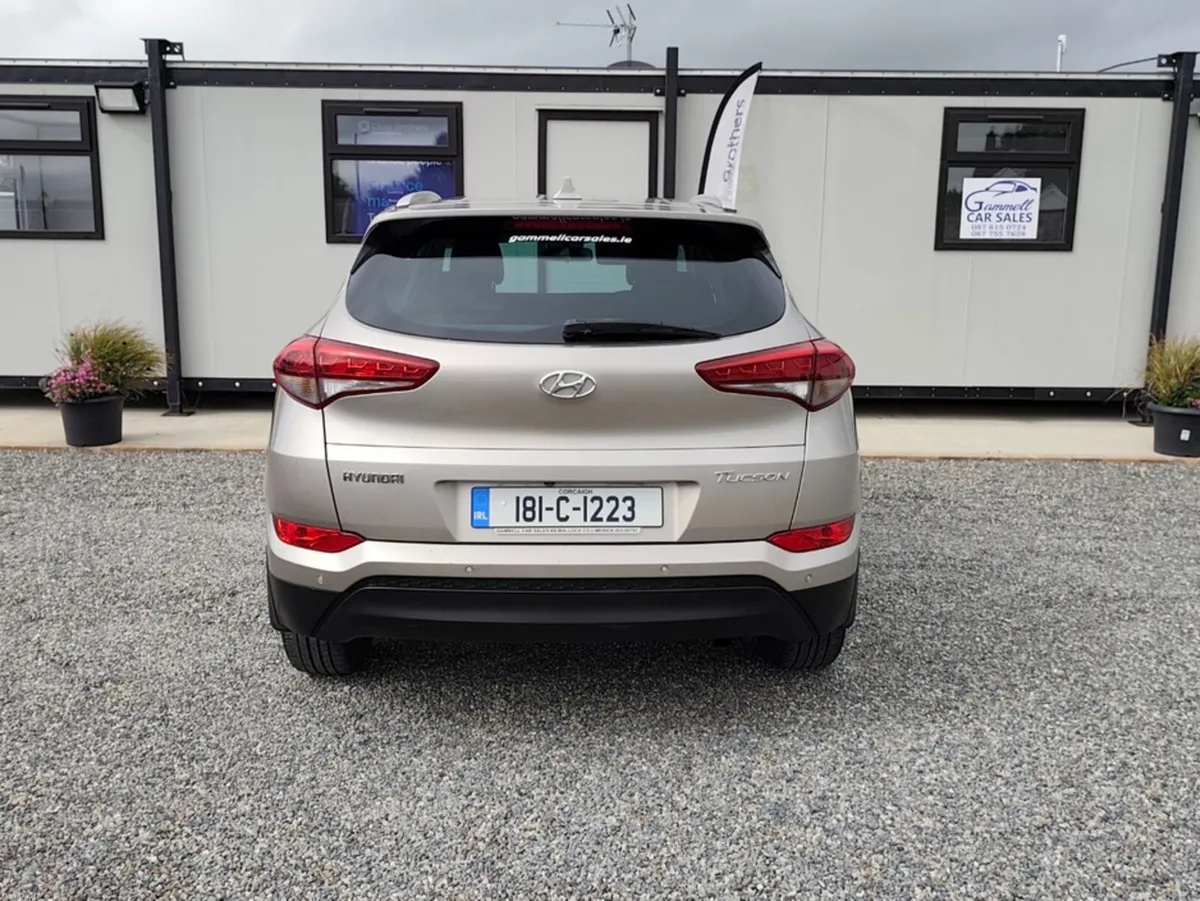 Hyundai Tucson 1.7 EXECUTIVE 5DR - Image 3