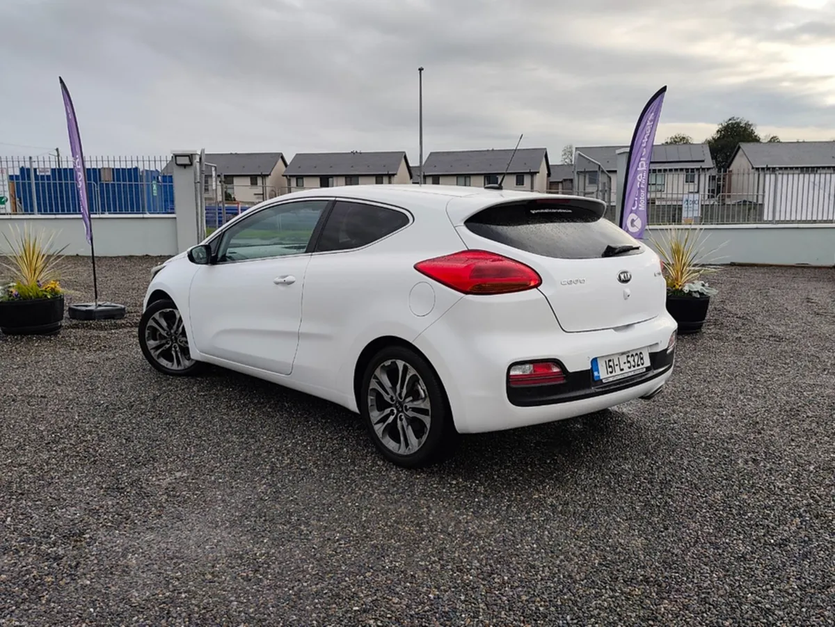 Kia ProCeed PRO CEED DIESEL 1.6 SE 126BHP 3DR - Image 3