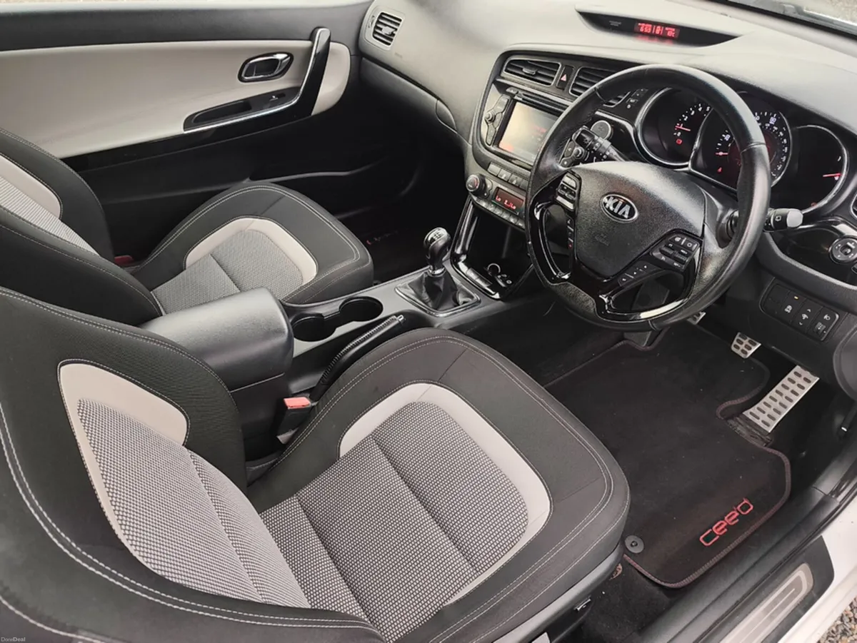 Kia ProCeed PRO CEED DIESEL 1.6 SE 126BHP 3DR - Image 6