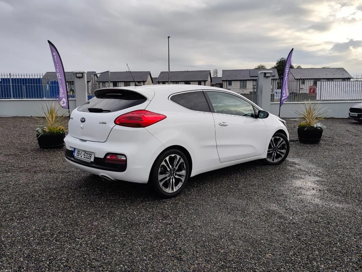 Kia ProCeed PRO CEED DIESEL 1.6 SE 126BHP 3DR - Image 2