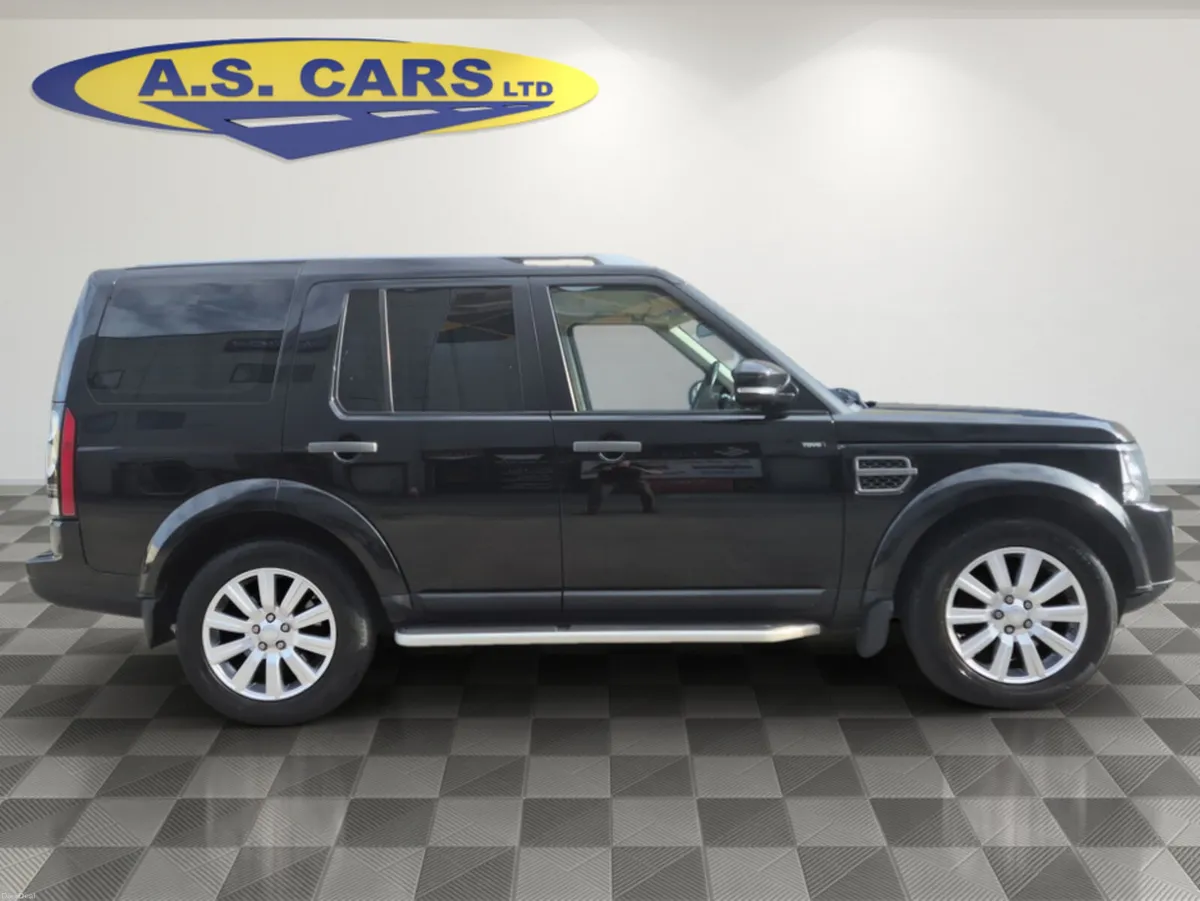 Land Rover Discovery 3.0 TDV6 AUTO CREW CAB - Image 2